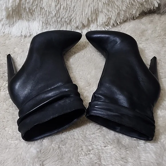 Steve Madden Black Ankle Boots - Picture 10 of 13